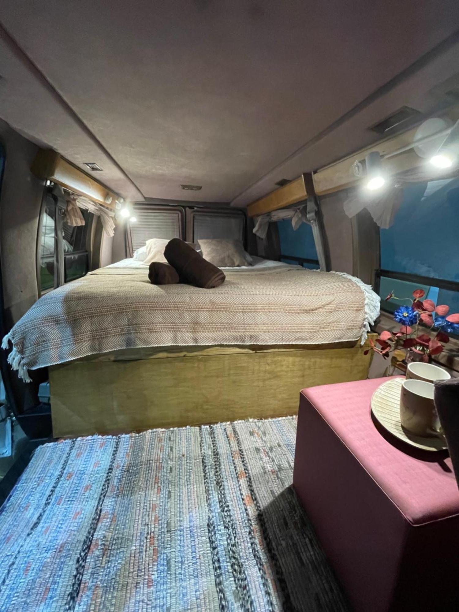 Urban Van Glamping ריגה מראה חיצוני תמונה